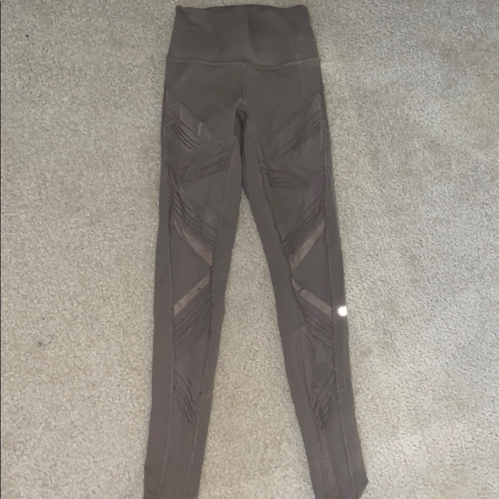 Alo Bandage Leggings